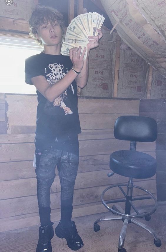 RARE NETT PHOTO